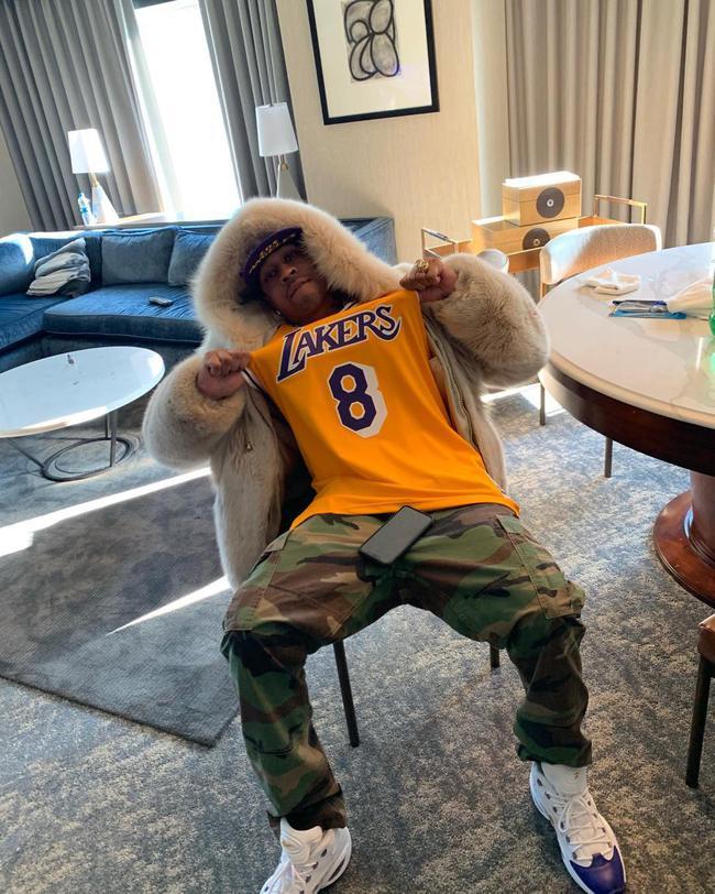 从市场与传 从市场与传